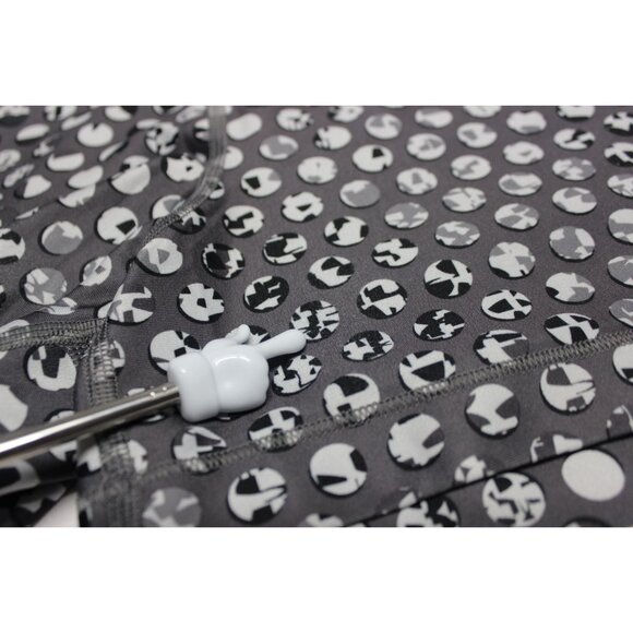 Under Armour Heat Gear women's 4 in athletic performance gym‎ shorts L - Picture 9 of 9